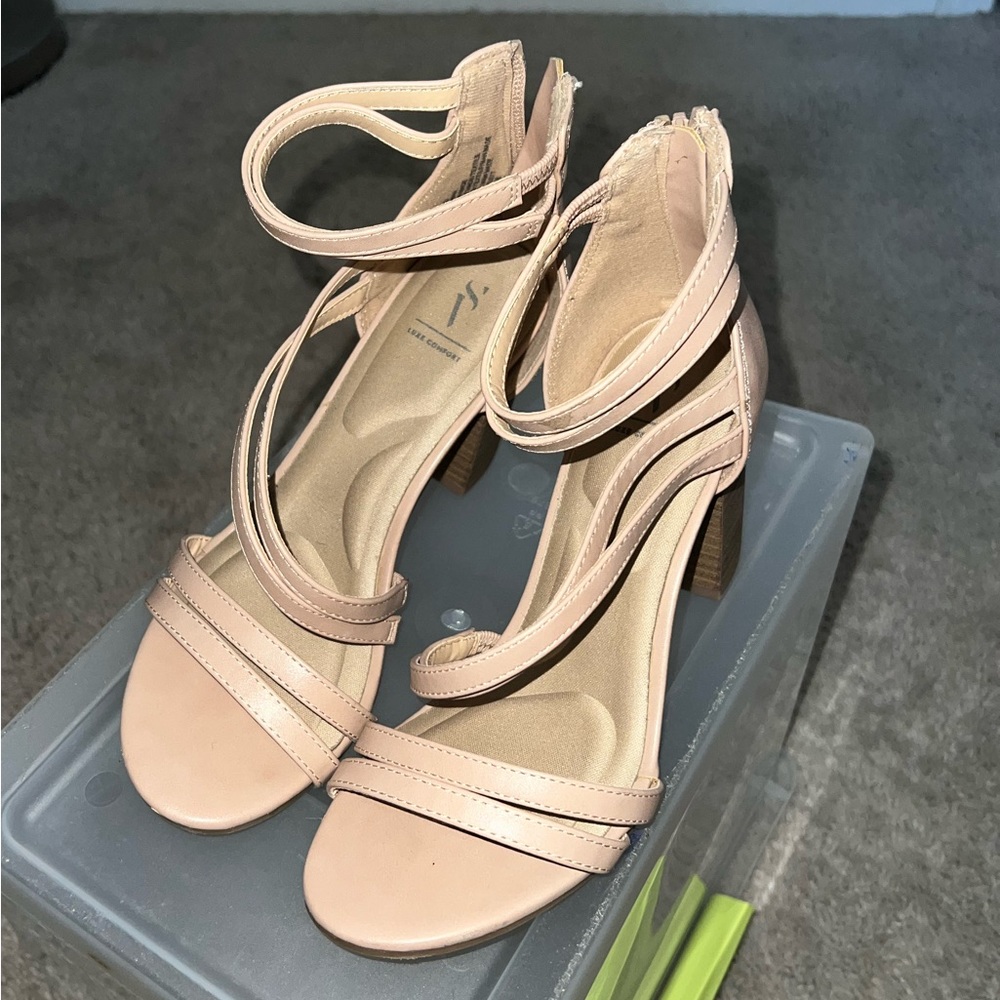 Simply Vera Vera Wang Women's Block Heel Sandal - Women’s Size 6